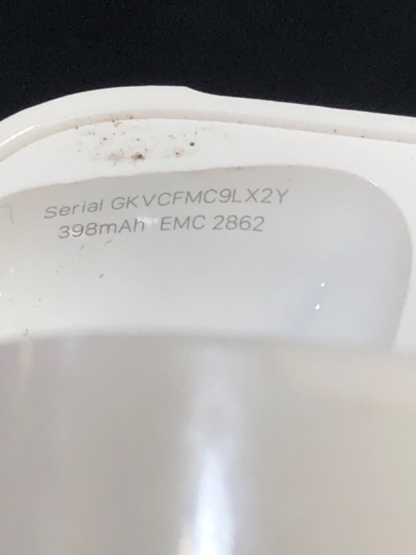 Photo 8 of Apple AirPods (2nd Generation) dirty from usage / missing charger / under Bluetooth name " Kamal Bhatias Airpods "
