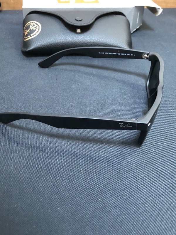 Photo 8 of Ray-Ban RB2132 New Wayfarer Square Sunglasses, Rubber Black/G-15 Green, 55 mm
[ USED GREAT CONDITION ]