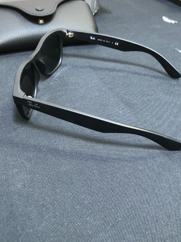 Photo 9 of Ray-Ban RB2132 New Wayfarer Square Sunglasses, Rubber Black/G-15 Green, 55 mm
[ USED GREAT CONDITION ]