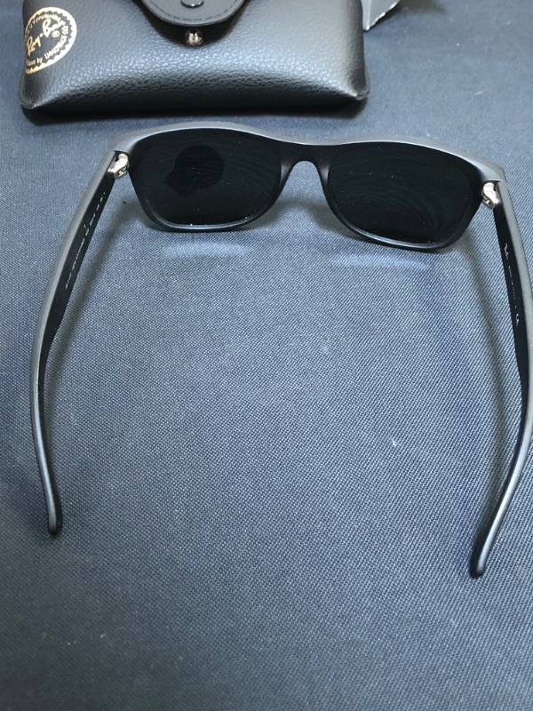 Photo 3 of Ray-Ban RB2132 New Wayfarer Square Sunglasses, Rubber Black/G-15 Green, 55 mm
[ USED GREAT CONDITION ]