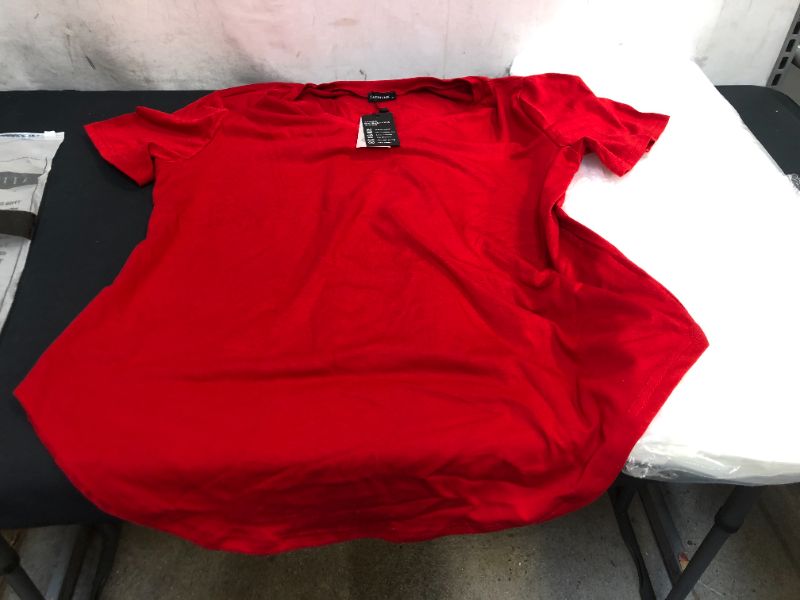 Photo 1 of WOMEN'S SHORT SLEEVE SHIRT SIZE XL