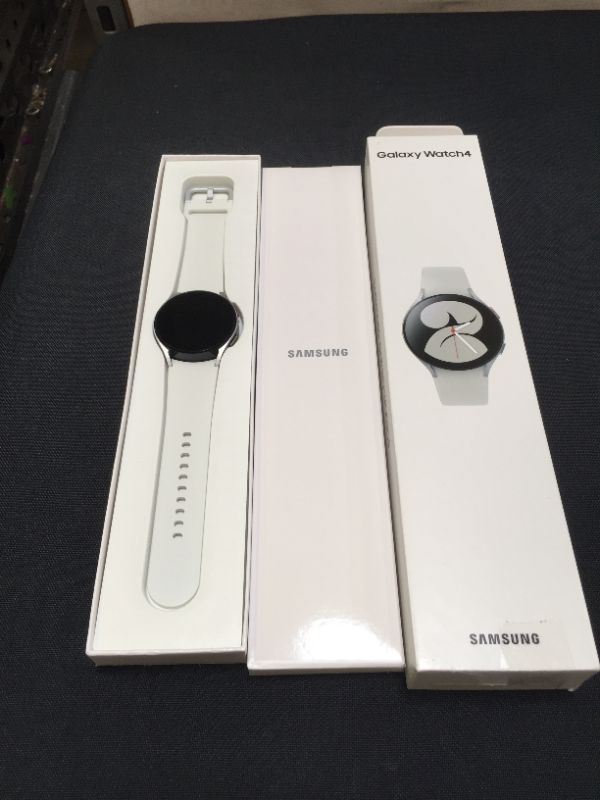 Photo 2 of Samsung - Galaxy Watch4 Aluminum Smartwatch 40mm LTE - Silver
