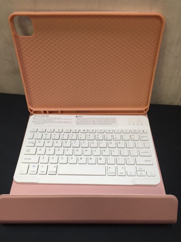 Photo 1 of hb030 bluetooth keyboard with case for ipad  --- unable to fully test 