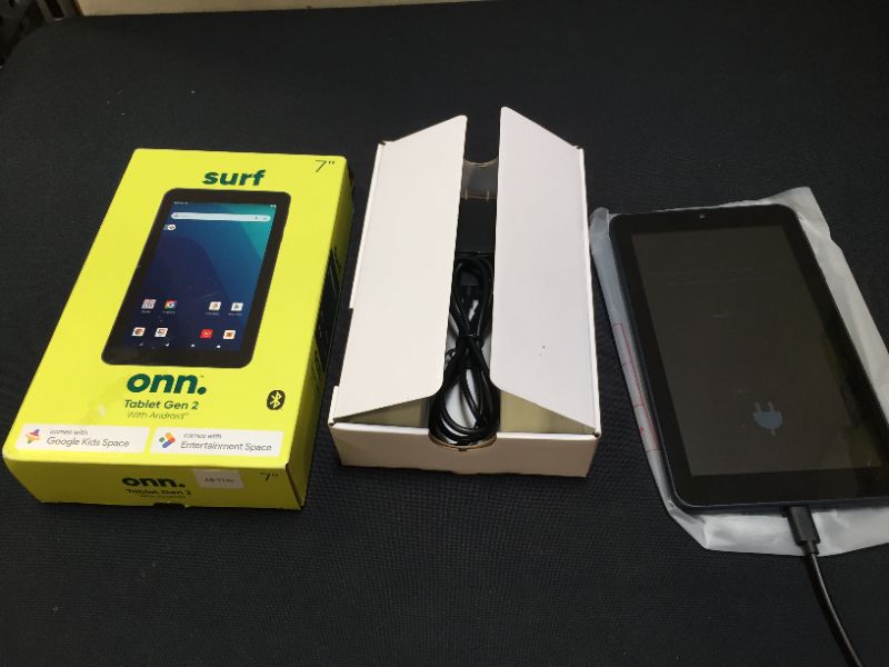 Photo 2 of onn. 7" Tablet, 16GB (2021 Model)
