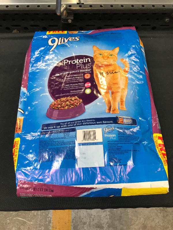 Photo 3 of 9Lives Protein Plus Dry Cat Food Bonus Bag, 13.2Lb (EXP: 04/22/2022)

