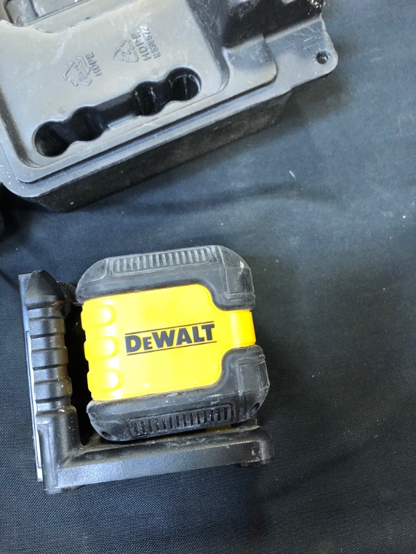 Photo 8 of DEWALT Laser Level, Green Cross, 55-Foot (DW08802CG) [ power works ] dirty from previous usage 