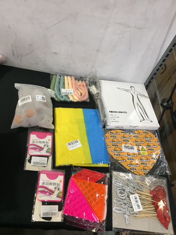 Photo 1 of various items 