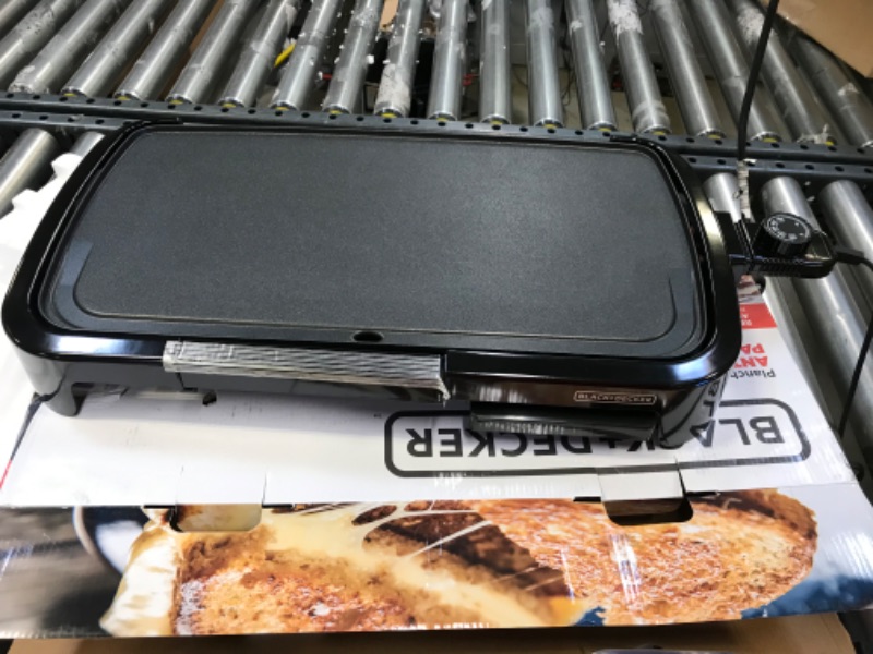 Photo 2 of Black and Decker 22 in. L x 13 in. W Cast Aluminum Nonstick Surface Griddle - Case Of: 1;