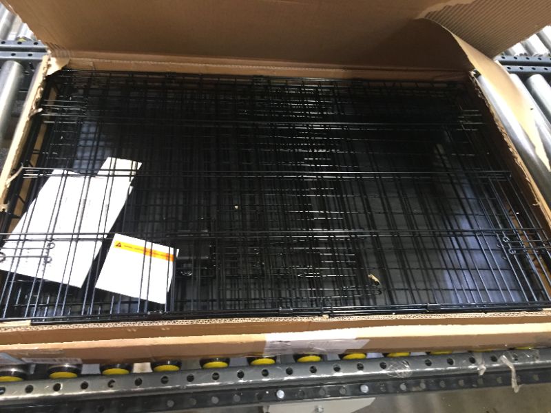 Photo 1 of Amazon Basics Foldable Metal Wire Dog Crate with Tray, Single or Double Door Styles
Size: 36"

