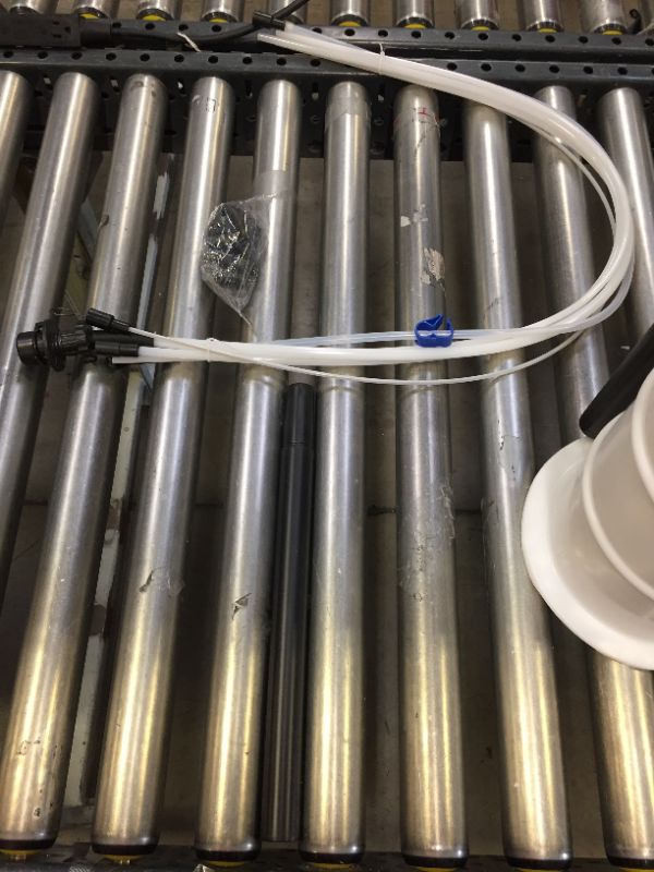 Photo 1 of Aocoom-QingCang 6.5 Liter Oil Changer Vacuum Transmission Fluid Extractor Pneumatic/Manual Fluid Evacuator with Pump Tank Remover and Brake Bleeding Hose Engine Oil Change & Fluid Change Tool
