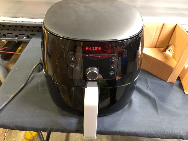 Photo 5 of Philips Premium Airfryer XXL with Fat Removal Technology, 3lb/7qt, Black, HD9650/96
