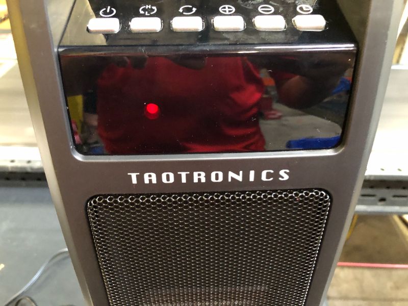 Photo 4 of TaoTronics TT-HE008 1500W 24" Oscillating Portable Space Heater w/Remote Control
