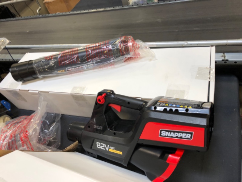 Photo 4 of --Sold for PARTS ONLY----Snapper XD 82V MAX Cordless Electric Clean Up Bundle with String Trimmer, Leaf Blower, (1) 2.0 Battery and (1) Rapid Charger (DEFECTIVE BATTERY-- DEAD BATTERY)
