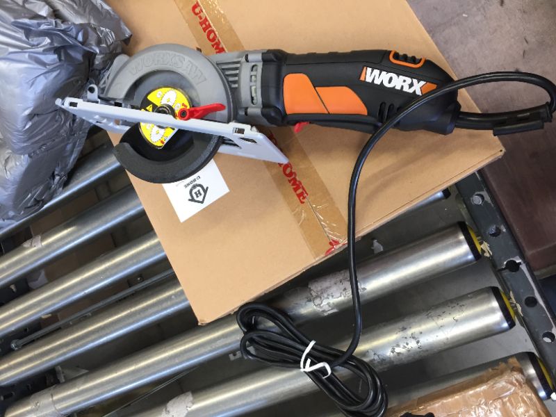 Photo 2 of Worx WX429L 4 Amp WORXSAW 4.5" Electric Compact Circular Saw
