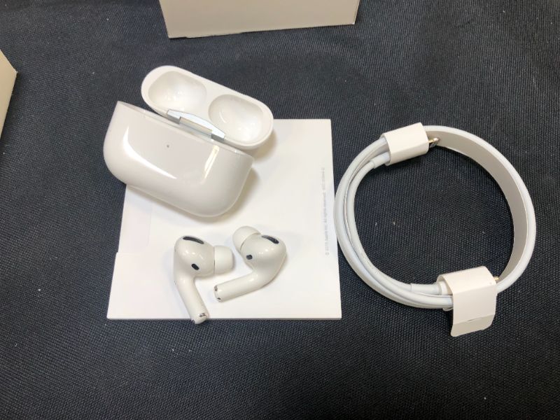 Photo 4 of Apple AirPods Pro