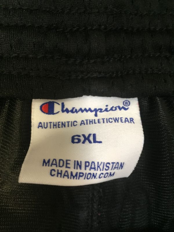 Photo 2 of Champion shorts ( Size Mens 6xl ) 