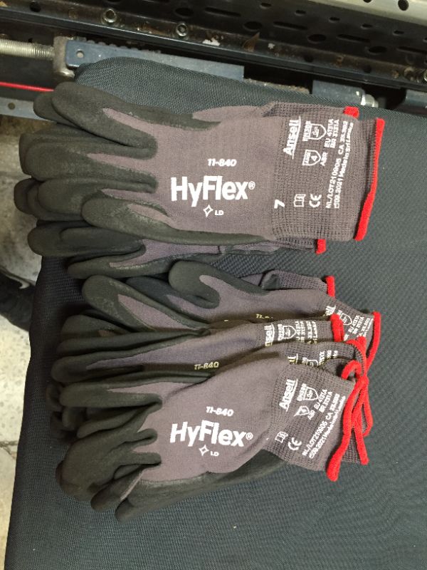 Photo 3 of HyFlex 11-840 Ergonomic Abrasion-Resistant Nylon Spandex Nitrile Coated Industrial Gloves for Automotive, Fabrication - Small (7), Black (12 Pairs)