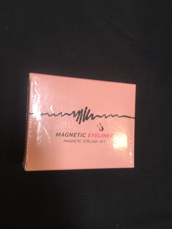 Photo 1 of Magnetic Eyelashes with Eyeliner Kit