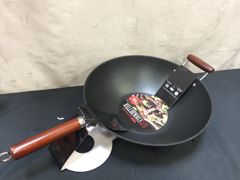 Photo 1 of 14 in/36cm cast iron wok 14''