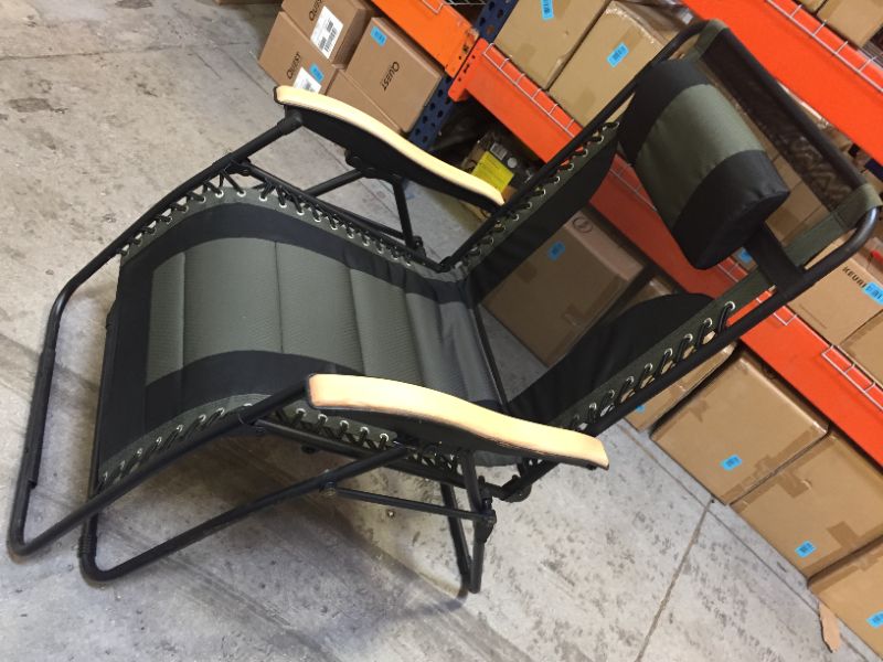 Photo 1 of Farini Oversized XL Zero Gravity Chairs Comfortable Lounge Chairs for Outside Anti-Gravity Chair with Adjustable Headrest and Side Table Reclining Camping Chair Support 350Lbs Black/Green
