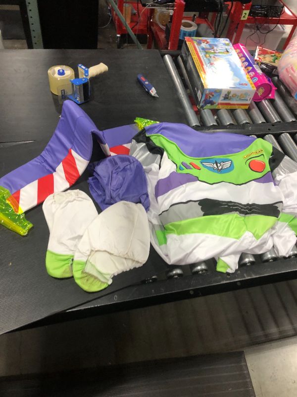 Photo 2 of Adult Buzz Lightyear Costume

SZ- L/XL