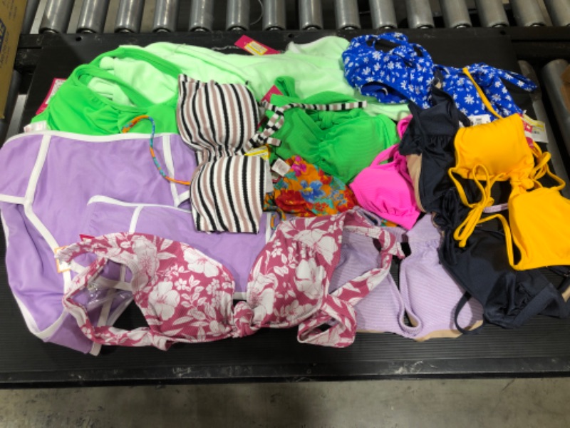 Photo 1 of Box Lot Of miscellaneous And Assortment Of Swim Wear For Women In Vary Of Sizes