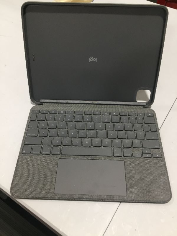 Photo 1 of LOGITECH CORE 920-010095 Combo Touch iPadPro 11 Gen 1,2,3