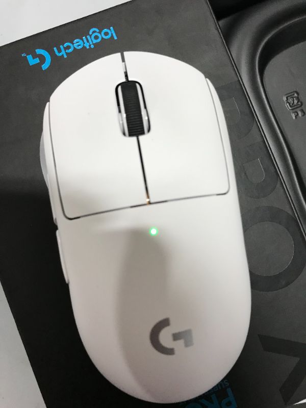 Photo 3 of Logitech PRO X White 5 Buttons 1 x Wheel Lightspeed Wireless Optical 25400 dpi SUPERLIGHT Gaming Mouse