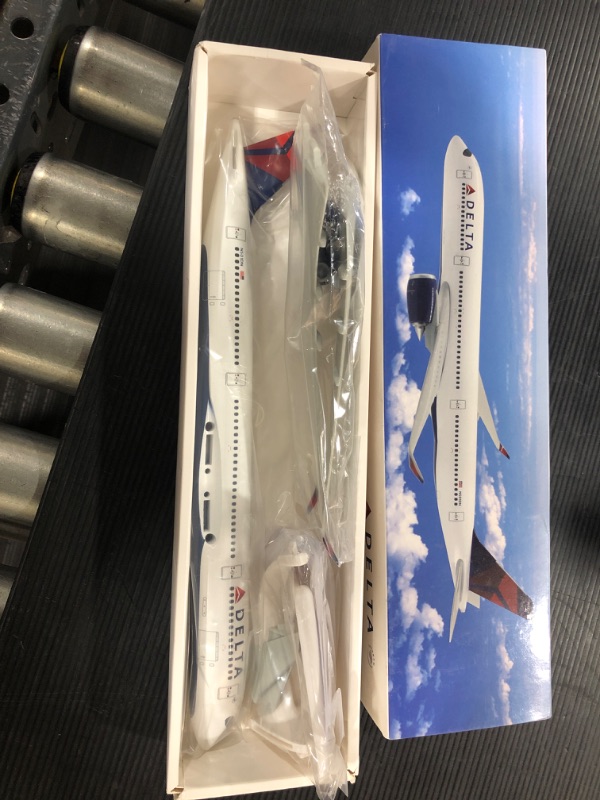 Photo 2 of Flight Miniatures Delta Airlines Airbus A350-900 1:200 Scale 2007 Livery Display Model with Stand