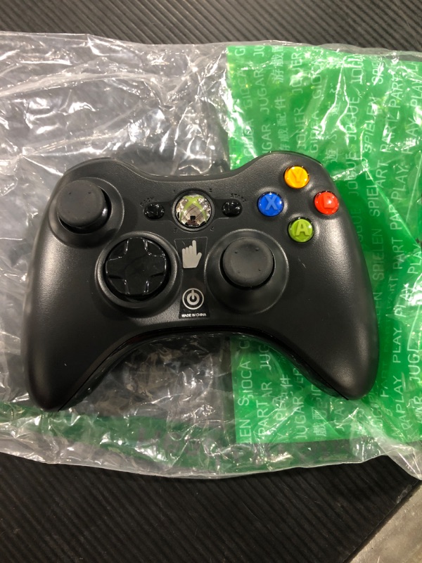 Photo 2 of Microsoft Xbox 360 Wireless Controller Brand New Black (Shipped in Bulk Packaging)