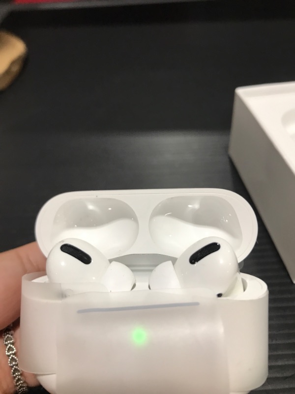 Photo 2 of Apple AirPods Pro