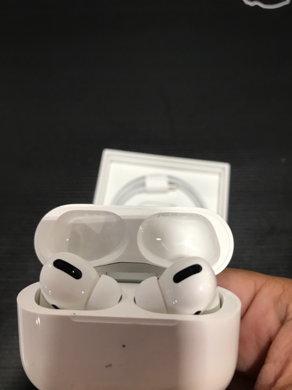 Photo 4 of Apple AirPods Pro