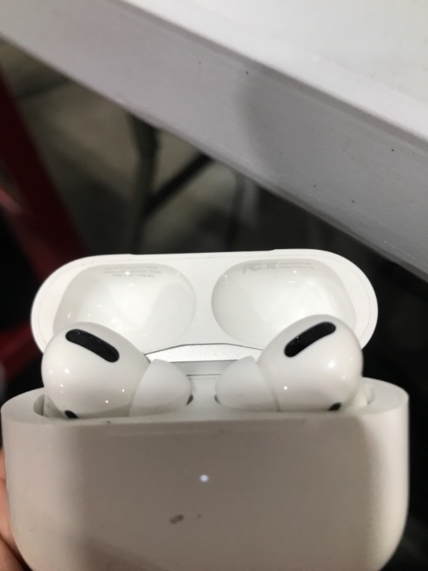 Photo 6 of Apple AirPods Pro