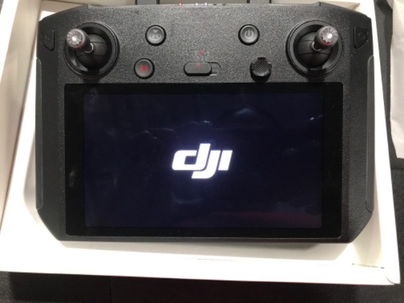 Photo 3 of DJI Smart Controller
