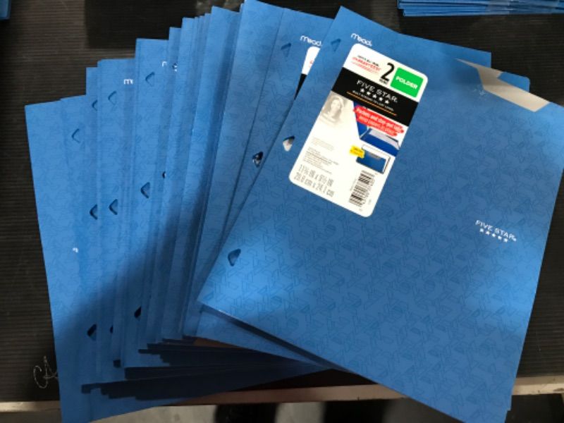 Photo 2 of *PACK OF 24* Five Star 2 Pocket Plastic Folder BLUE 
