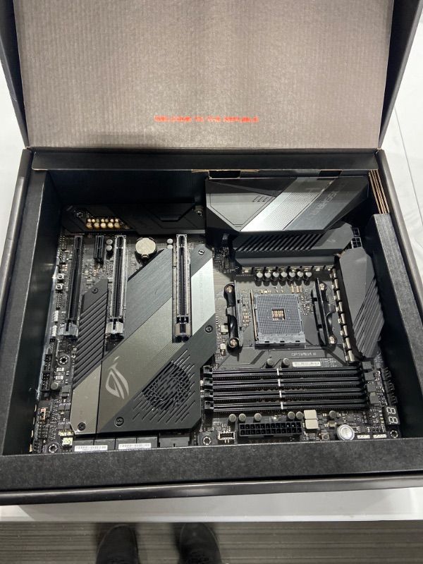 Photo 2 of ASUS ROG Crosshair VIII Hero X570 ATX Motherboard with PCIe 4.0