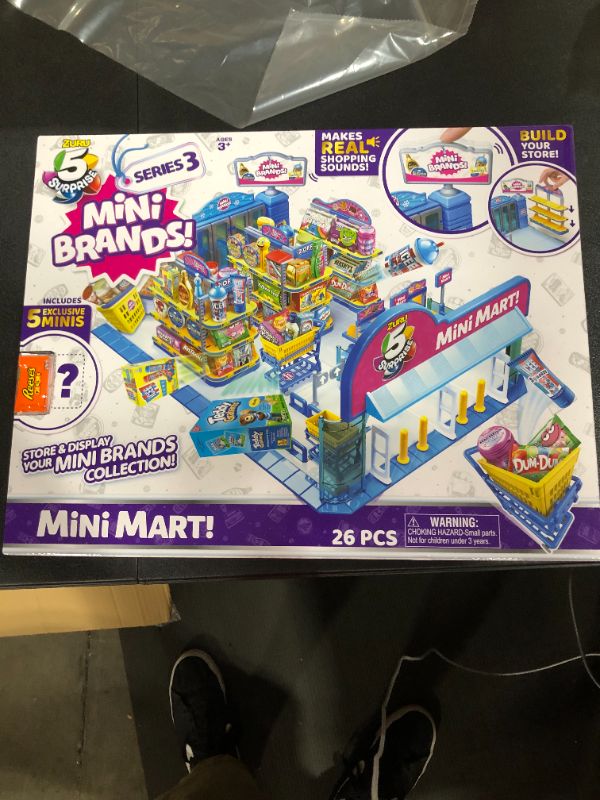 Photo 2 of 5 Surprise Mini Brands Electronic Mini Mart with 4 Mystery Mini Brands Playset by ZURU (1828638)
