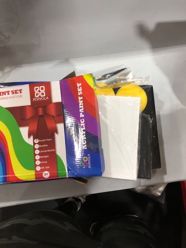 Photo 1 of Acrylic Paint Set