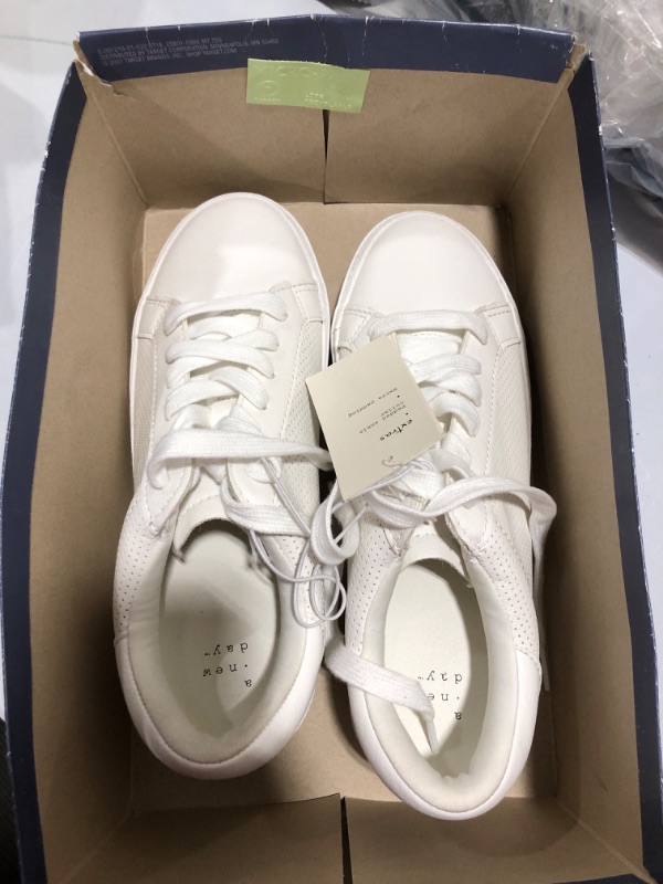 Photo 1 of [Size 8] Women's New Day Sneaker [White]