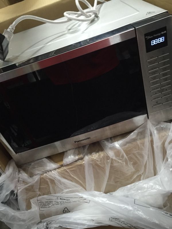 Photo 2 of Panasonic NN-GN68KS Countertop Microwave Oven 2-in-1 FlashXpress Broiler