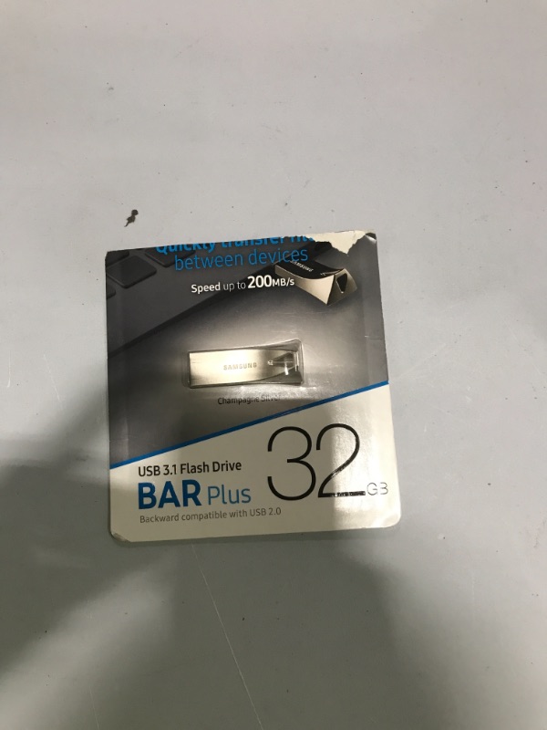 Photo 2 of Samsung 32GB USB 3.1 Gen 1 BAR Plus Flash Drive (Silver)