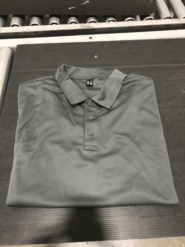 Photo 2 of Amazon Essentials Men's Regular-Fit Quick-Dry Golf Polo Shirt XL