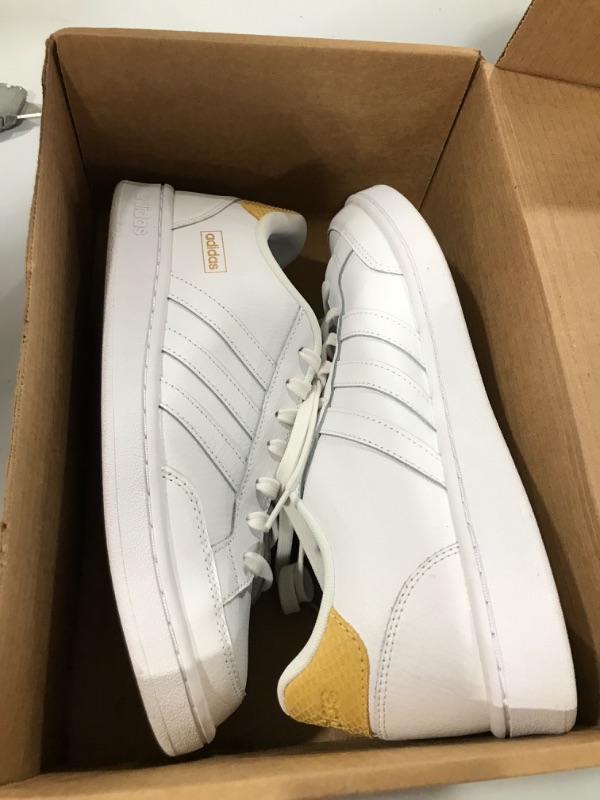 Photo 2 of adidas Women's Grand Court Se Tennis Shoe
 SIZE 10.5