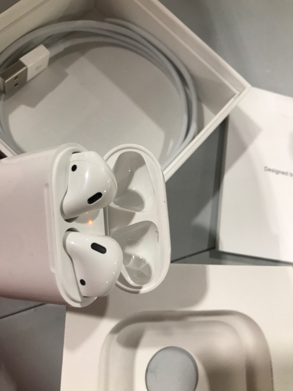 Photo 3 of Apple AirPods with Charging Case