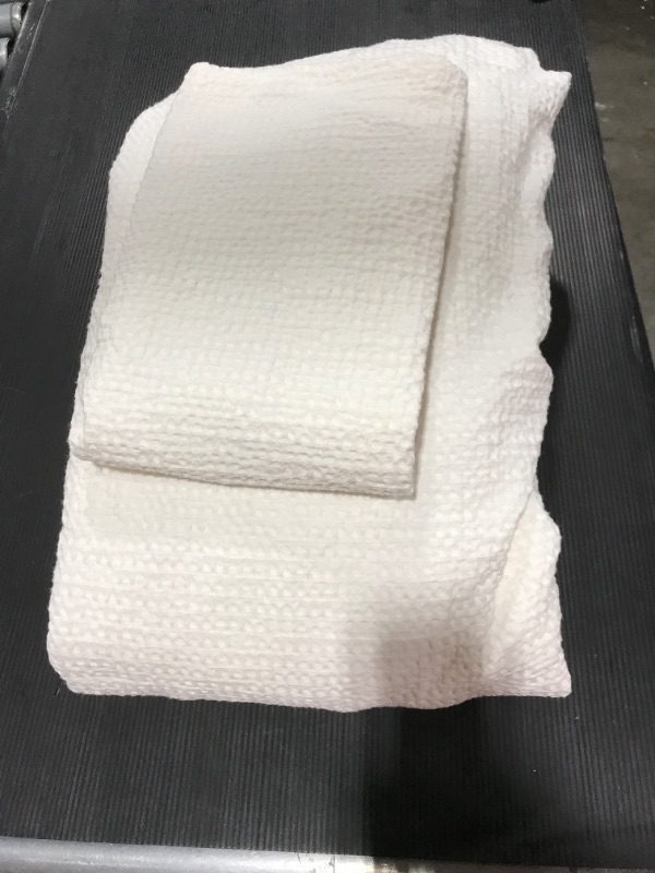 Photo 1 of [Full Size] White Waffle Light Comforter + 1 Pillow Sham