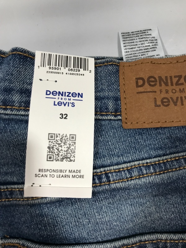 Photo 1 of DENIZEN® from Levi's® Women's Mid-Rise Bermuda Jean Shorts

SIZE 32 