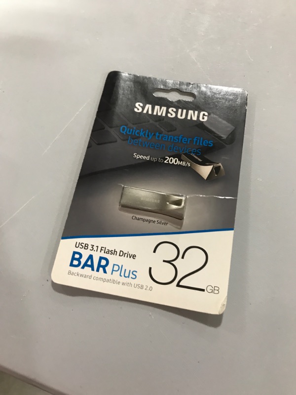 Photo 2 of Samsung 32GB USB 3.1 Gen 1 BAR Plus Flash Drive (Silver)