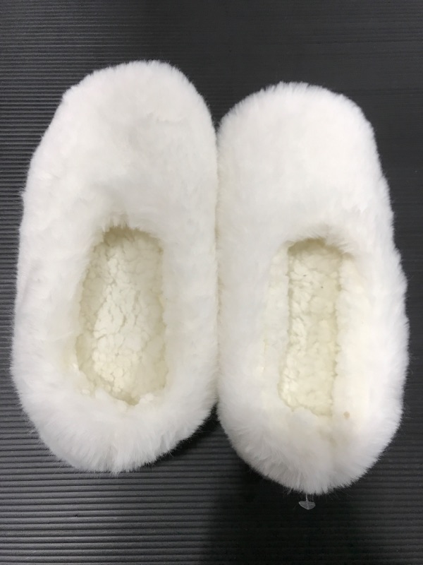 Photo 1 of [Size S/M] Cat & Jack Fuzzy Slippers [White]