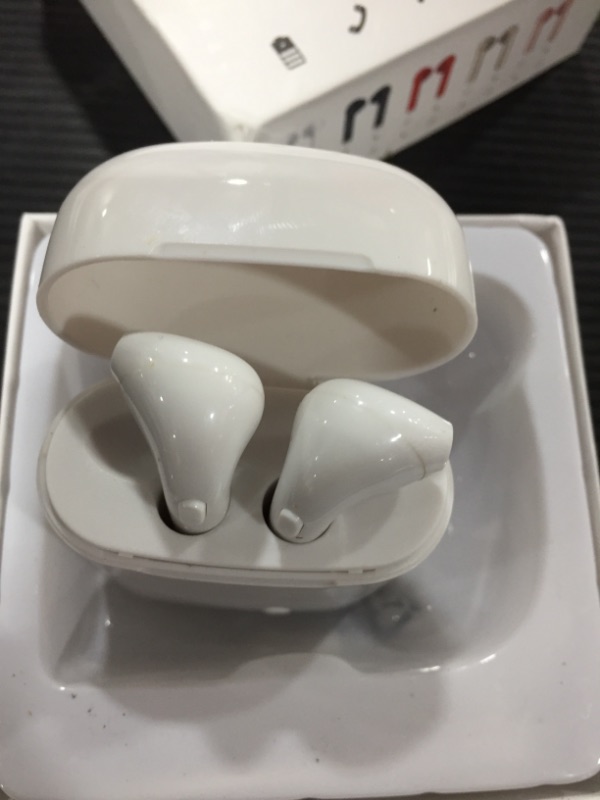 Photo 3 of WIRELESS EARBUDS
