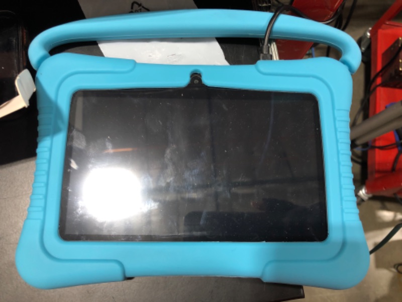 Photo 1 of Kids Tablet, Veidoo 7 inch Android Tablet PC, 1GB RAM 16GB ROM, Safety Eye Protection Screen, WiFi, Bluetooth, Dual Camera, Educational, Games, Parental Control APP, Tablet with Silicone Case (Blue) **works needs charge**
